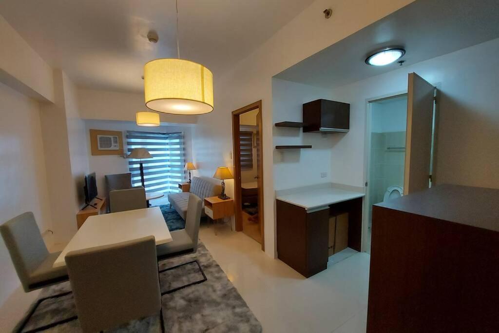Ferienwohnung Magnificent View Of Manila Bay, Roxas Blvd, Us Embassy Exterior foto